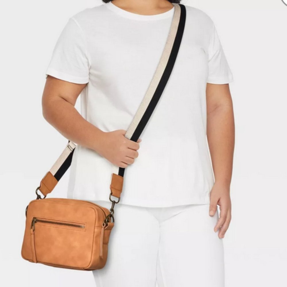 Universal Thread Camera Crossbody Bag with Strap NWT